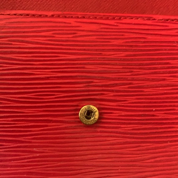 Authentic Louis Vuitton red epi wallet - Picture 10 of 16